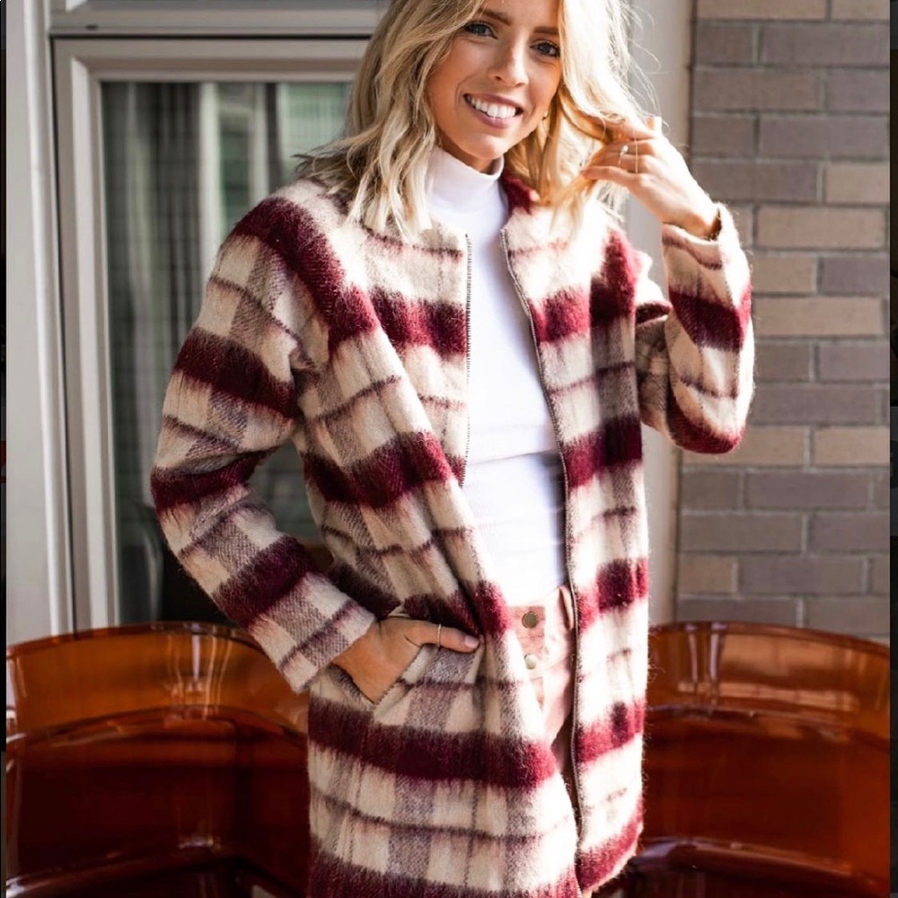 Sugar + Lips fuzzy plaid collarless jacket size medium